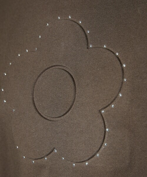 PUBLUX（パブリュクス）の「MARY QUANT × PUBLUX/マリークワント スタッズ付き エンボス アートTシャツ　限定展開（Tシャツ/カットソー・レディース・ブラック/チャコールグレー/ブラウン・ﾌﾘ-）」の16枚目の写真