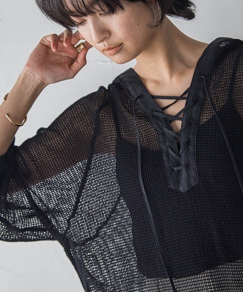 MAYSON GREY（メイソングレイ）の「メッシュアノラックパーカー≪手洗い可能≫（シャツ/ブラウス・レディース・ブラック/ホワイト・M）」の13枚目の写真