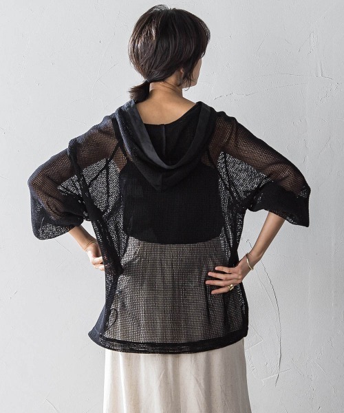 MAYSON GREY（メイソングレイ）の「メッシュアノラックパーカー≪手洗い可能≫（シャツ/ブラウス・レディース・ブラック/ホワイト・M）」の15枚目の写真