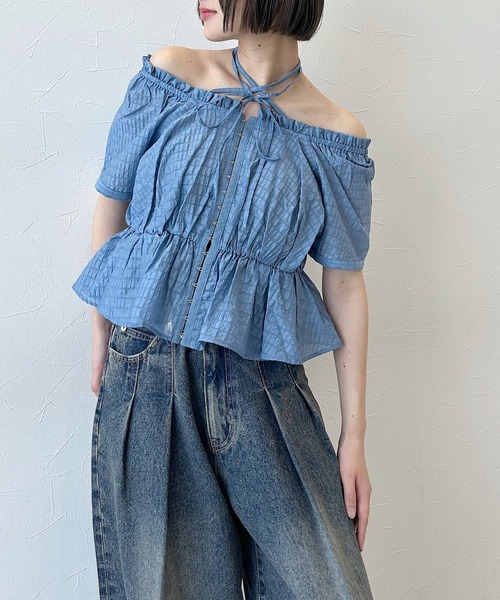 PAGEBOY(ページボーイ)の「2WAYオフショルブラウス(シャツ/ブラウス・レディース・モカ/ブラック/オフホワイト/グレイッシュベージュ/サックスブルー/ブラウン系その他2・FREE)」の1枚目の写真