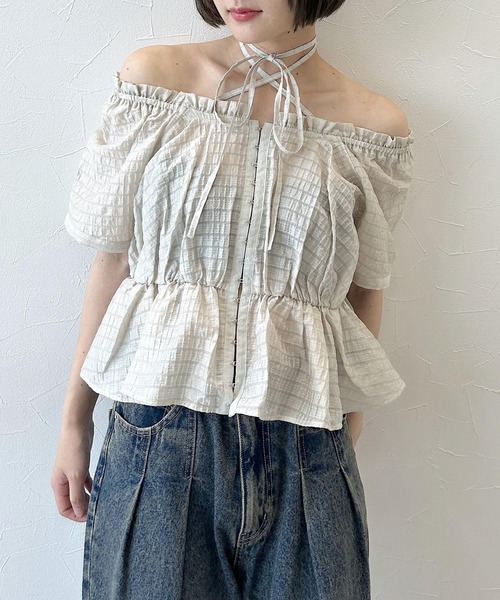 PAGEBOY(ページボーイ)の「2WAYオフショルブラウス(シャツ/ブラウス・レディース・モカ/ブラック/オフホワイト/グレイッシュベージュ/サックスブルー/ブラウン系その他2・FREE)」の6枚目の写真