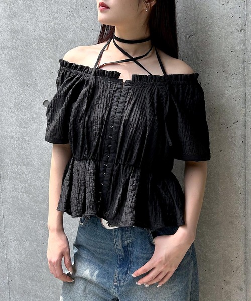 PAGEBOY(ページボーイ)の「2WAYオフショルブラウス(シャツ/ブラウス・レディース・モカ/ブラック/オフホワイト/グレイッシュベージュ/サックスブルー/ブラウン系その他2・FREE)」の3枚目の写真