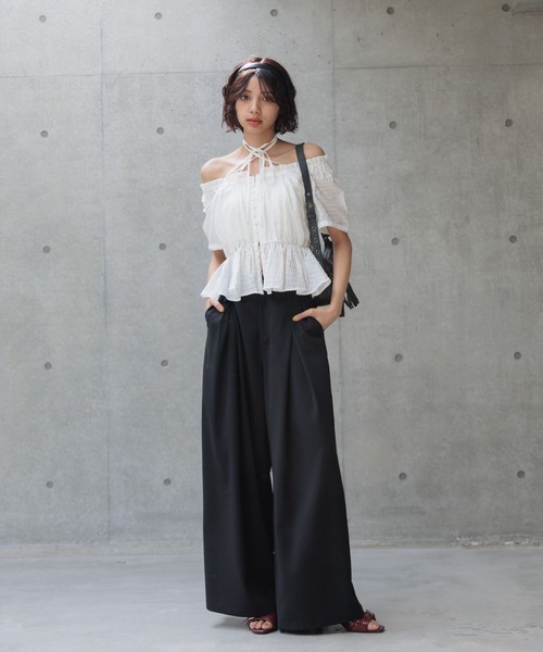 PAGEBOY(ページボーイ)の「2WAYオフショルブラウス(シャツ/ブラウス・レディース・モカ/ブラック/オフホワイト/グレイッシュベージュ/サックスブルー/ブラウン系その他2・FREE)」の8枚目の写真