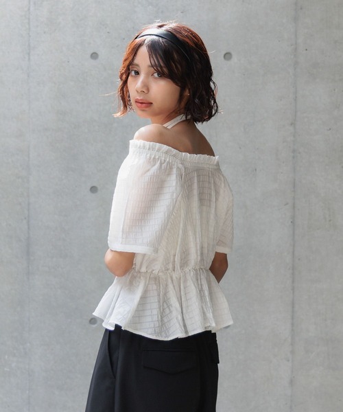 PAGEBOY(ページボーイ)の「2WAYオフショルブラウス(シャツ/ブラウス・レディース・モカ/ブラック/オフホワイト/グレイッシュベージュ/サックスブルー/ブラウン系その他2・FREE)」の12枚目の写真