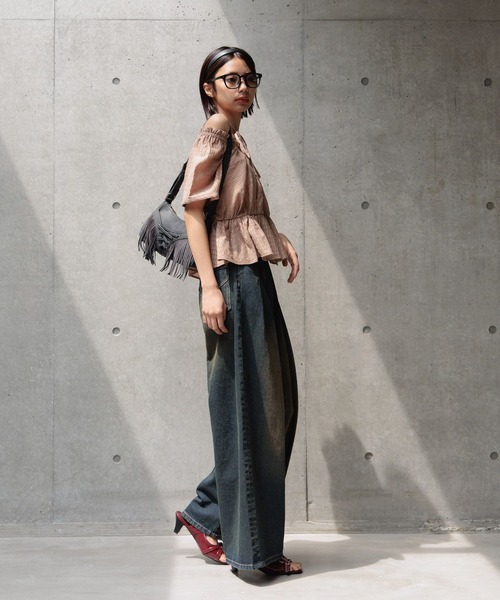 PAGEBOY(ページボーイ)の「2WAYオフショルブラウス(シャツ/ブラウス・レディース・モカ/ブラック/オフホワイト/グレイッシュベージュ/サックスブルー/ブラウン系その他2・FREE)」の21枚目の写真