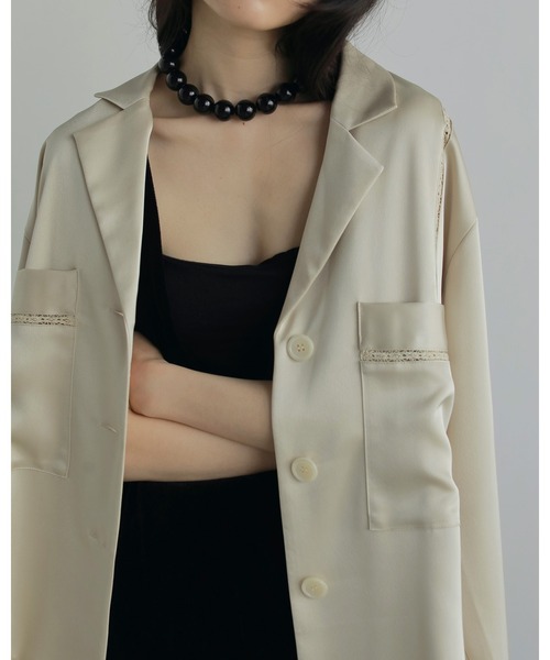 anuke（アンヌーク）の「Satin Tailored Shirts（シャツ/ブラウス・レディース・ネイビー/クリーム・FREE）」の8枚目の写真