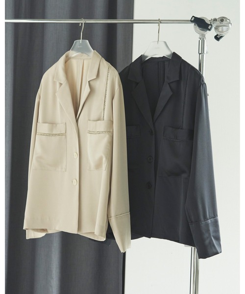 anuke（アンヌーク）の「Satin Tailored Shirts（シャツ/ブラウス・レディース・ネイビー/クリーム・FREE）」の10枚目の写真