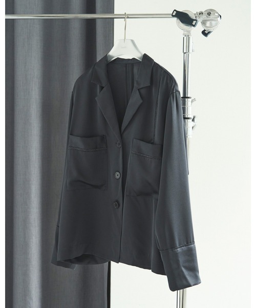 anuke（アンヌーク）の「Satin Tailored Shirts（シャツ/ブラウス・レディース・ネイビー/クリーム・FREE）」の11枚目の写真