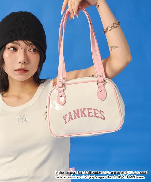 MLB キルティング ホーボーバッグ ミディアム CLE (Pink) ∴WEGO/【25年春夏新作】MLB別注エナメルボストンバッグ