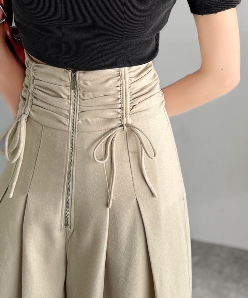 mily bilet（ミウィビレット）の「【mily bilet】コルセット風で“キュッ”と細見え。ウエストシャーリングハイウエストタック入りワイドパンツ（その他パンツ・レディース・アイボリー/ブラック/グレー系その他・X-LARGE/SMALL/MEDIUM/LARGE）」の8枚目の写真