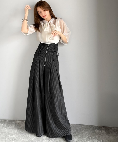 mily bilet（ミウィビレット）の「【mily bilet】コルセット風で“キュッ”と細見え。ウエストシャーリングハイウエストタック入りワイドパンツ（その他パンツ・レディース・アイボリー/ブラック/グレー系その他・X-LARGE/SMALL/MEDIUM/LARGE）」の20枚目の写真