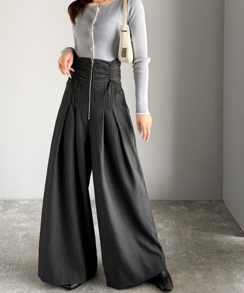 mily bilet（ミウィビレット）の「【mily bilet】コルセット風で“キュッ”と細見え。ウエストシャーリングハイウエストタック入りワイドパンツ（その他パンツ・レディース・アイボリー/ブラック/グレー系その他・X-LARGE/SMALL/MEDIUM/LARGE）」の17枚目の写真