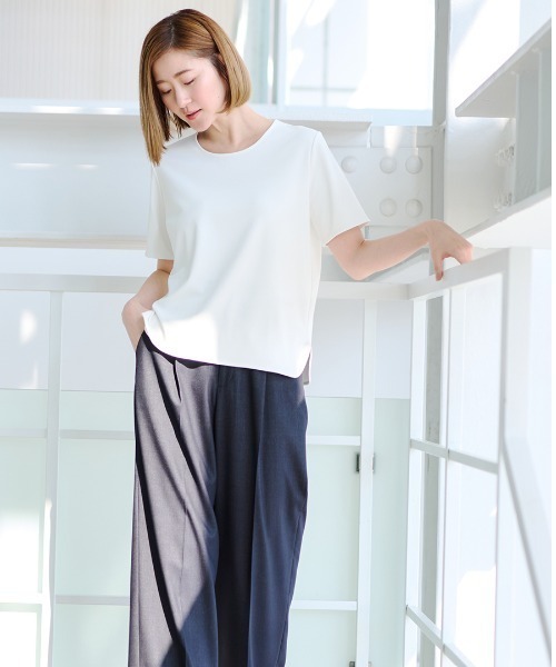 AOYAMA(アオヤマ)の「【透けない白・UVカット】透けないカットソー/半袖/ホワイト/クルーネック/フロントタック|通勤&オフィス&インターン&実習|自宅で洗える・ストレッチ・防止シワ|(Tシャツ/カットソー・レディース・ホワイト系1/ホワイト系2・LL/S/M/L)」の12枚目の写真