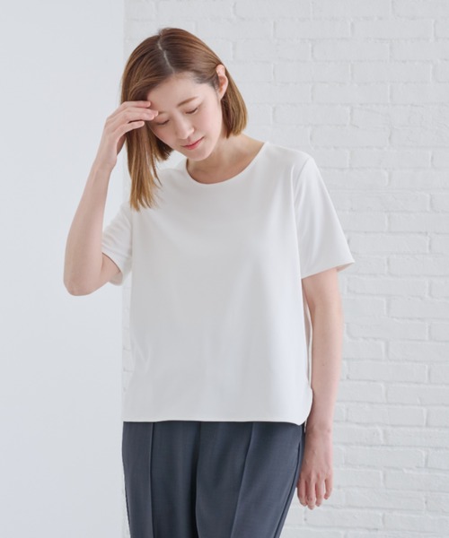 AOYAMA(アオヤマ)の「【透けない白・UVカット】透けないカットソー/半袖/ホワイト/クルーネック/フロントタック|通勤&オフィス&インターン&実習|自宅で洗える・ストレッチ・防止シワ|(Tシャツ/カットソー・レディース・ホワイト系1/ホワイト系2・LL/S/M/L)」の9枚目の写真