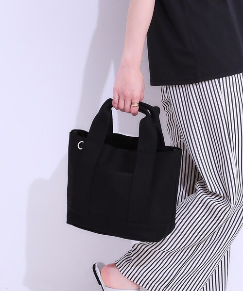 SHOO・LA・RUE(シューラルー)の「【2WAY】キャンバストートバッグ(トートバッグ・レディース・グレー/ブラック/アイボリー系4・00)」の2枚目の写真