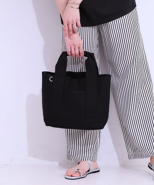 SHOO・LA・RUE(シューラルー)の「【2WAY】キャンバストートバッグ(トートバッグ・レディース・グレー/ブラック/アイボリー系4・00)」の6枚目の写真