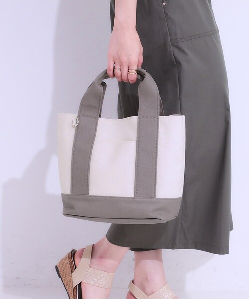 SHOO・LA・RUE(シューラルー)の「【2WAY】キャンバストートバッグ(トートバッグ・レディース・グレー/ブラック/アイボリー系4・00)」の8枚目の写真