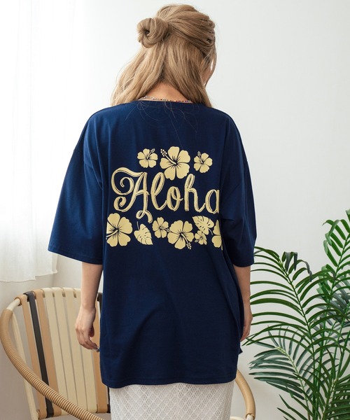 anap mimpi(アナップミンピ)の「バック ハイビスカス プリント オーバーサイズ Tシャツ(Tシャツ/カットソー・レディース・ラベンダー/オフホワイト/ネイビー・FREE)」の3枚目の写真