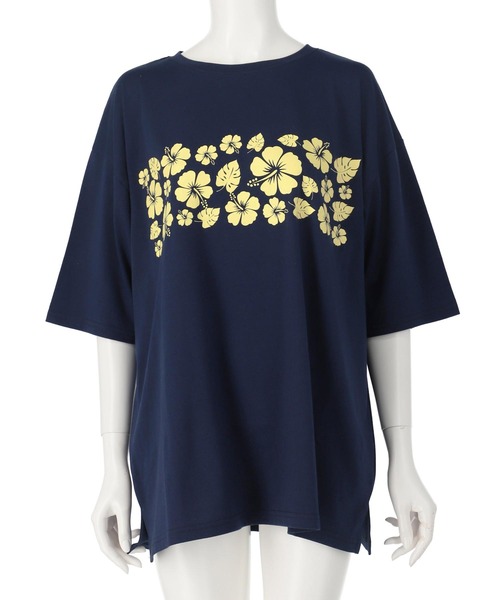 anap mimpi(アナップミンピ)の「バック ハイビスカス プリント オーバーサイズ Tシャツ(Tシャツ/カットソー・レディース・ラベンダー/オフホワイト/ネイビー・FREE)」の4枚目の写真