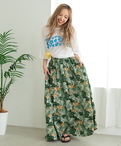 anap mimpi(アナップミンピ)の「バック ハイビスカス プリント オーバーサイズ Tシャツ(Tシャツ/カットソー・レディース・ラベンダー/オフホワイト/ネイビー・FREE)」の16枚目の写真