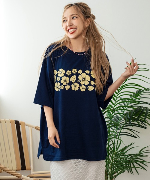 anap mimpi(アナップミンピ)の「バック ハイビスカス プリント オーバーサイズ Tシャツ(Tシャツ/カットソー・レディース・ラベンダー/オフホワイト/ネイビー・FREE)」の17枚目の写真