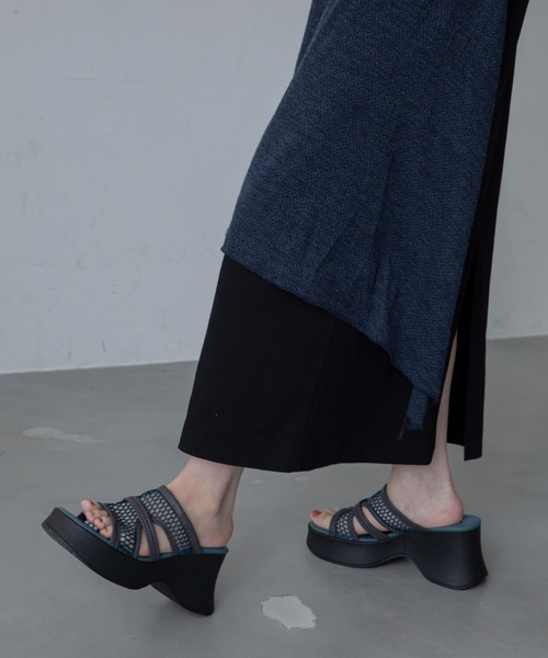 VACANCY（ヴァカンシー）の「メッシュアウトカット厚底サンダル（サンダル・レディース・ブラック/ブルー・MEDIUM/LARGE/X-LARGE）」の11枚目の写真