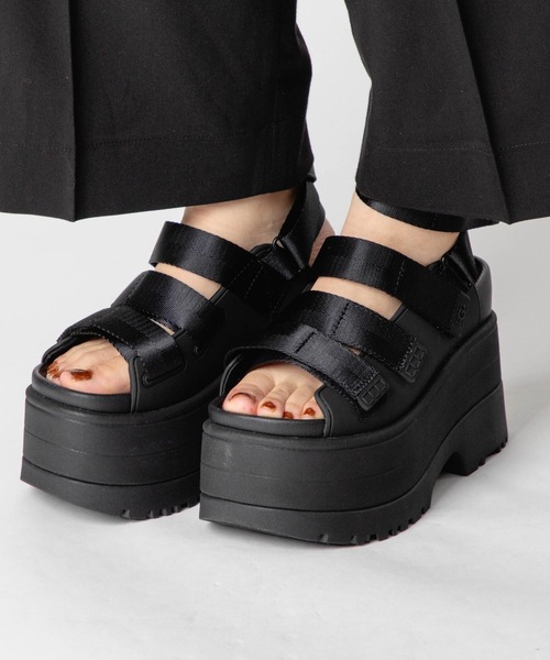UGG GOLDENRISE アグ ゴールデンライズ サンダル（サンダル