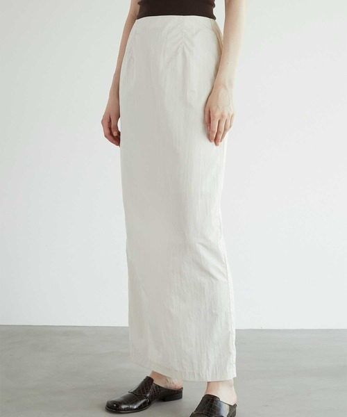 LA PEAU DE GEM（ラポドゥジェム）の「【LA PEAU DE GEM】beltless nylon skirt/ベルトレスナイロンスカート（スカート・レディース・ブラック/アイボリー・FREE）」の14枚目の写真