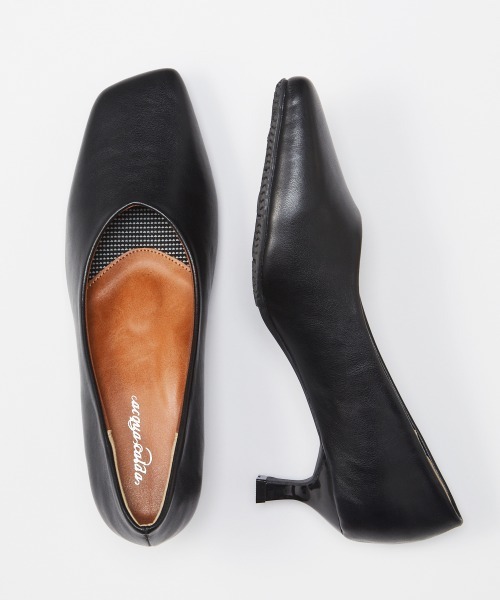 7days Life Styling（セブンデイズライフスタイリング）の「【ゆったり幅広】オブリークトゥパンプス（低反発中敷）（ワイズ４E）（パンプス・レディース・ダークブラウン/ブラック/グレイッシュベージュ・23.0cm/23.5cm/24.0cm/24.5cm/25.0cm/25.5cm/26.0cm/26.5cm/27.0cm）」の4枚目の写真