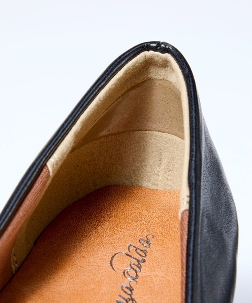 7days Life Styling（セブンデイズライフスタイリング）の「【ゆったり幅広】オブリークトゥパンプス（低反発中敷）（ワイズ４E）（パンプス・レディース・ダークブラウン/ブラック/グレイッシュベージュ・23.0cm/23.5cm/24.0cm/24.5cm/25.0cm/25.5cm/26.0cm/26.5cm/27.0cm）」の8枚目の写真