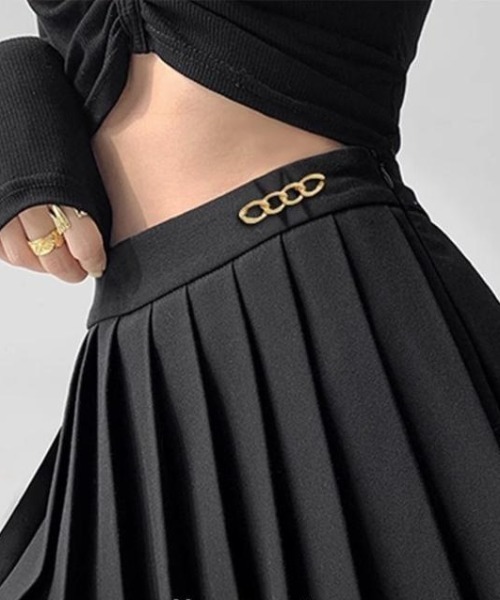 VIBGYOR Women(ヴィブジョー ウィメン)の「【urge select】ループデザイン ウェスト調節ピンブローチ 【同色2個セット/マルチウェイ】(ベルト・レディース・シルバー/ゴールド・FREE)」の4枚目の写真