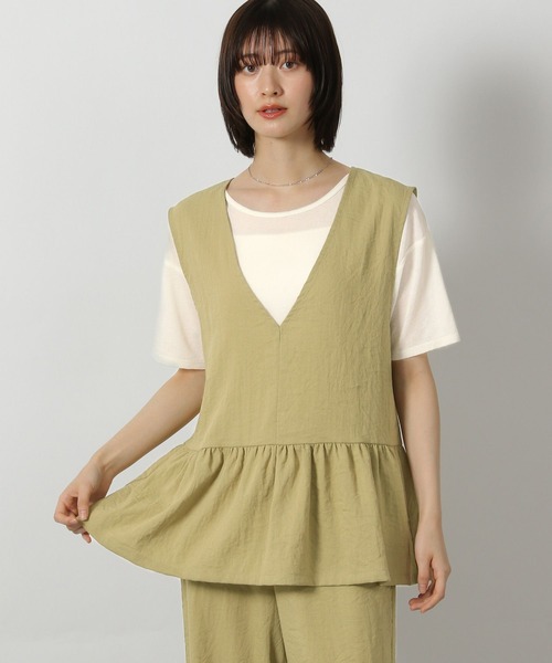 LAKOLE（ラコレ）の「【セットアップ対応・接触冷感】リネンライクペプラムベスト / 575666（ベスト・レディース・オリーブ/グレイッシュベージュ/ブラウン/チャコールグレー・FREE）」の4枚目の写真