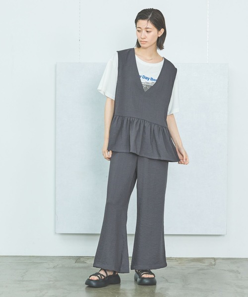 LAKOLE（ラコレ）の「【セットアップ対応・接触冷感】リネンライクペプラムベスト / 575666（ベスト・レディース・オリーブ/グレイッシュベージュ/ブラウン/チャコールグレー・FREE）」の5枚目の写真