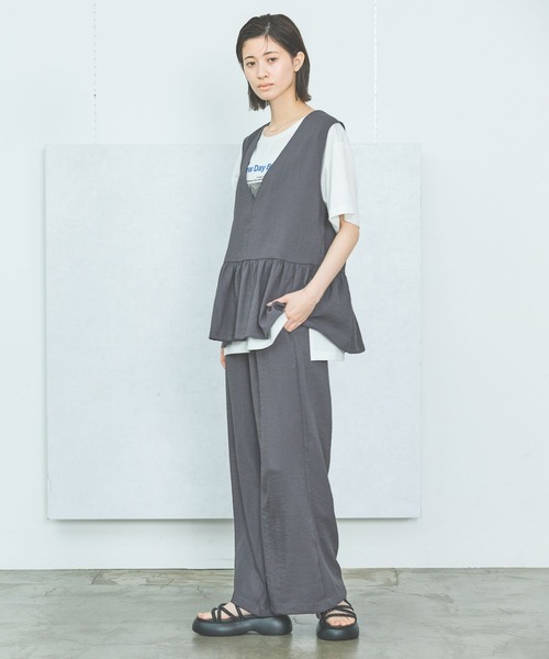 LAKOLE（ラコレ）の「【セットアップ対応・接触冷感】リネンライクペプラムベスト / 575666（ベスト・レディース・オリーブ/グレイッシュベージュ/ブラウン/チャコールグレー・FREE）」の6枚目の写真