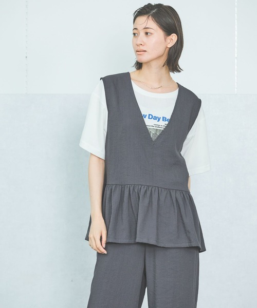 LAKOLE（ラコレ）の「【セットアップ対応・接触冷感】リネンライクペプラムベスト / 575666（ベスト・レディース・オリーブ/グレイッシュベージュ/ブラウン/チャコールグレー・FREE）」の9枚目の写真