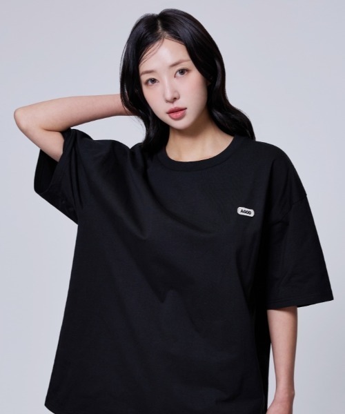 Vini(ヴィニ)の「Warrise レタリング半袖Tシャツ(Tシャツ/カットソー・レディース・ライトベージュ/ブラック/ホワイト・LARGE/MEDIUM)」の2枚目の写真