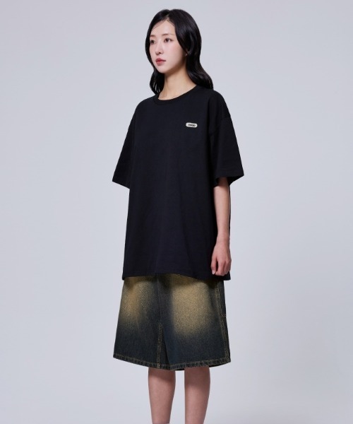 Vini(ヴィニ)の「Warrise レタリング半袖Tシャツ(Tシャツ/カットソー・レディース・ライトベージュ/ブラック/ホワイト・LARGE/MEDIUM)」の15枚目の写真