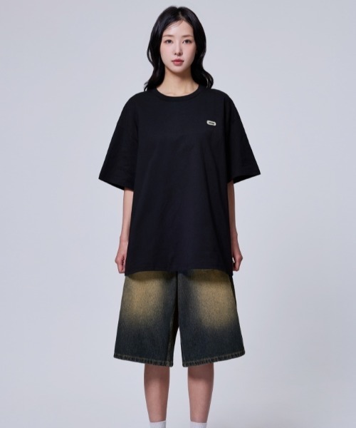 Vini(ヴィニ)の「Warrise レタリング半袖Tシャツ(Tシャツ/カットソー・レディース・ライトベージュ/ブラック/ホワイト・LARGE/MEDIUM)」の14枚目の写真
