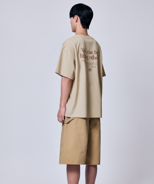 Vini(ヴィニ)の「Warrise レタリング半袖Tシャツ(Tシャツ/カットソー・レディース・ライトベージュ/ブラック/ホワイト・LARGE/MEDIUM)」の18枚目の写真