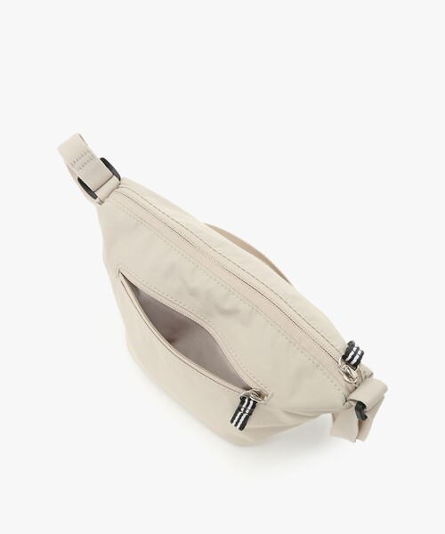 agnes b.（アニエスベー）の「キッズ ロゴ ポシェット（ショルダーバッグ・キッズ・ベージュ・FREE）」の5枚目の写真