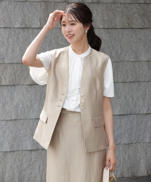 DRESS PLUS(ドレスプラス)の「マニッシュに決まるノーカラージレベスト(ベスト・レディース・シャンパン/ベージュ/ブラック・M/L)」の3枚目の写真