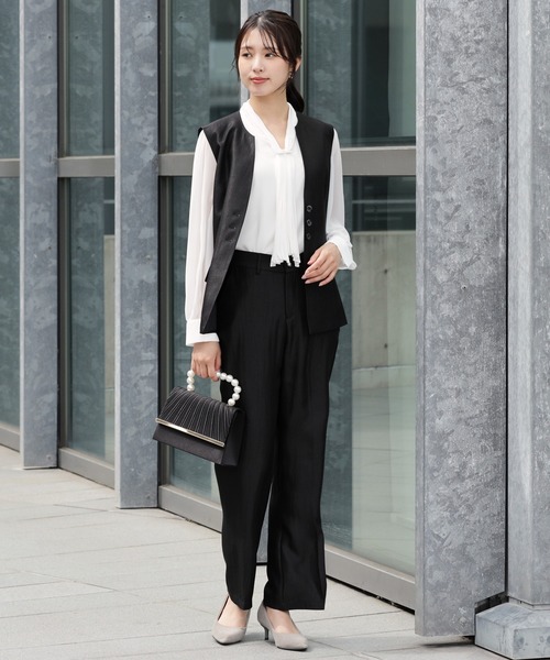 DRESS PLUS(ドレスプラス)の「マニッシュに決まるノーカラージレベスト(ベスト・レディース・シャンパン/ベージュ/ブラック・M/L)」の4枚目の写真