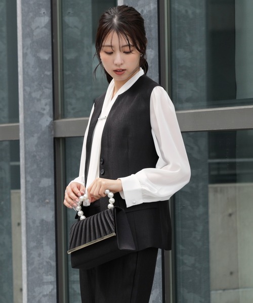 DRESS PLUS(ドレスプラス)の「マニッシュに決まるノーカラージレベスト(ベスト・レディース・シャンパン/ベージュ/ブラック・M/L)」の9枚目の写真