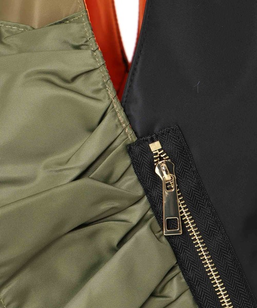 OUTDOOR PRODUCTS(アウトドアプロダクツ)の「【RISLEY×OUTDOOR PRODUCTS 】バイカラートライアングルフリルバッグ(トートバッグ・レディース・ブラック/ベージュ・FREE)」の4枚目の写真