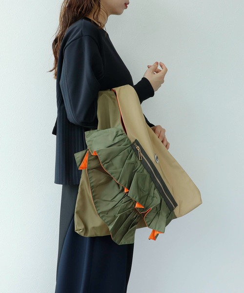 OUTDOOR PRODUCTS(アウトドアプロダクツ)の「【RISLEY×OUTDOOR PRODUCTS 】バイカラートライアングルフリルバッグ(トートバッグ・レディース・ブラック/ベージュ・FREE)」の22枚目の写真