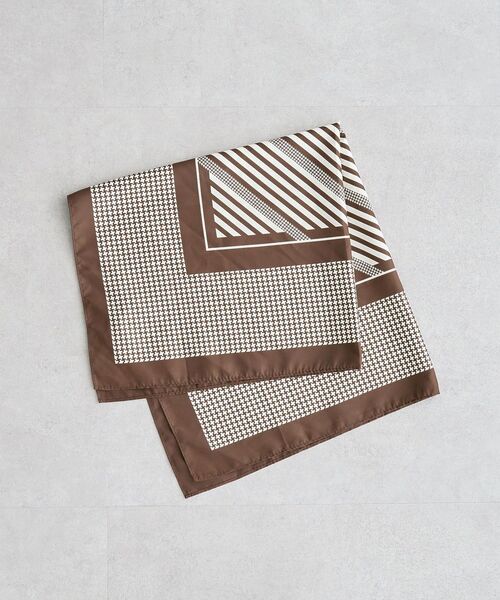 Green　Parks（グリーンパークス）の「70cm 幾何学柄スカーフ（バンダナ/スカーフ・レディース・ブラック/ブラウン・FREE）」の2枚目の写真