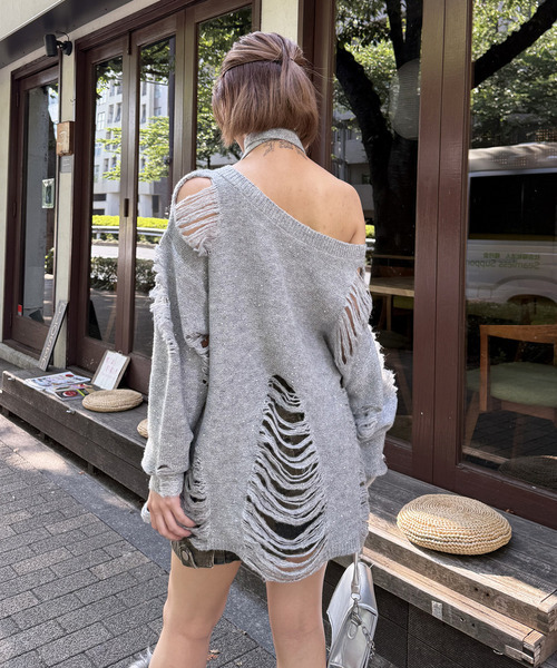 SPIRALGIRL（スパイラルガール）の「スカーフ付きダメージオーバーニット（ニット/セーター・レディース・グレー/ホワイト/ピンク・FREE）」の18枚目の写真