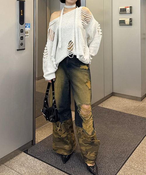 SPIRALGIRL（スパイラルガール）の「スカーフ付きダメージオーバーニット（ニット/セーター・レディース・グレー/ホワイト/ピンク・FREE）」の4枚目の写真