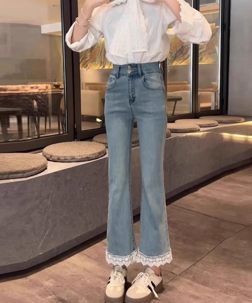 セール】裾レースフレアデニムパンツ（デニムパンツ）｜FREE STYLISTS