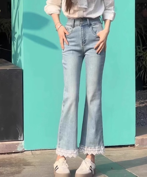 セール】裾レースフレアデニムパンツ（デニムパンツ）｜FREE STYLISTS